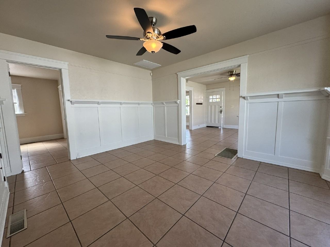 338 Flower St - Photo 4 of 20