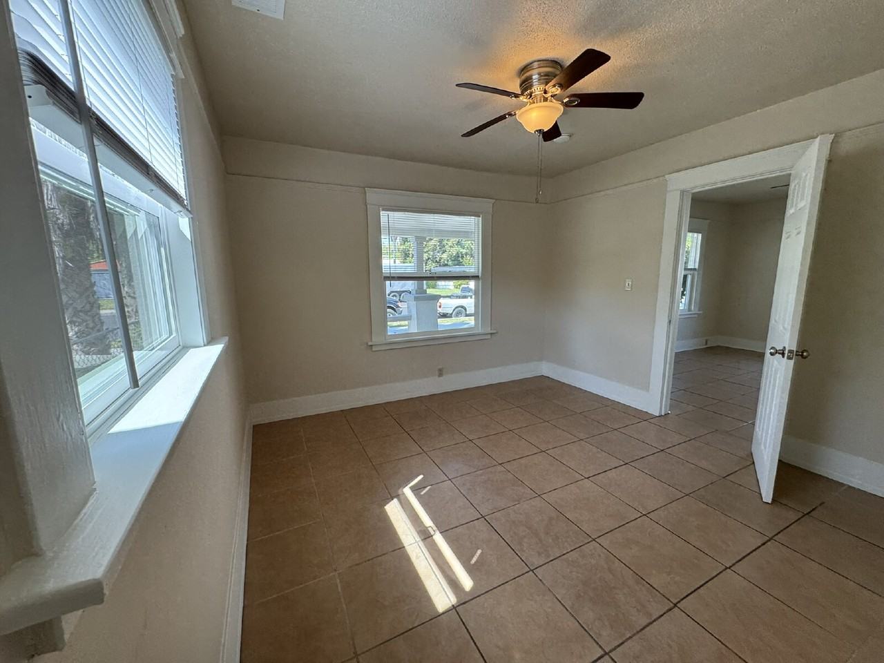 338 Flower St - Photo 5 of 20