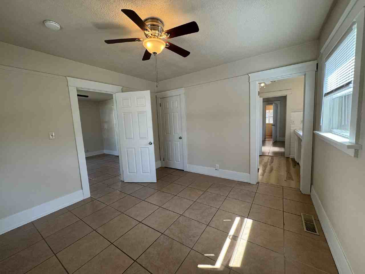 338 Flower St - Photo 7 of 20
