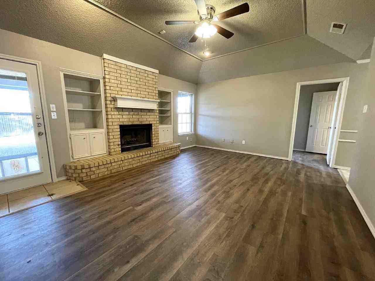 6328 10th St - Photo 6 of 25
