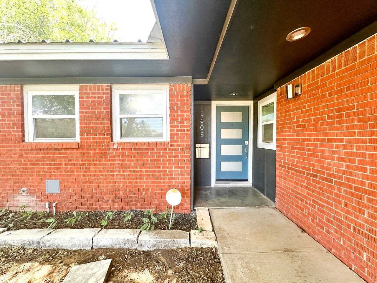2608 Raleigh Ave - Photo 2 of 24