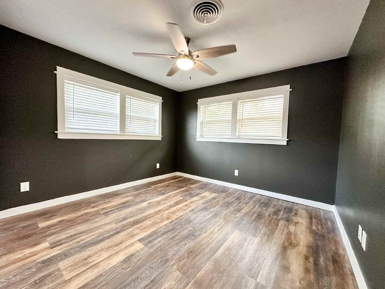 2608 Raleigh Ave - Photo 7 of 24