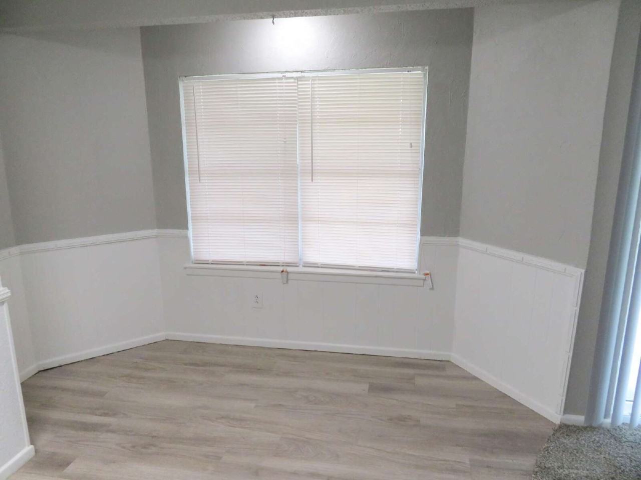 8309 Hartford Ave - Photo 4 of 10