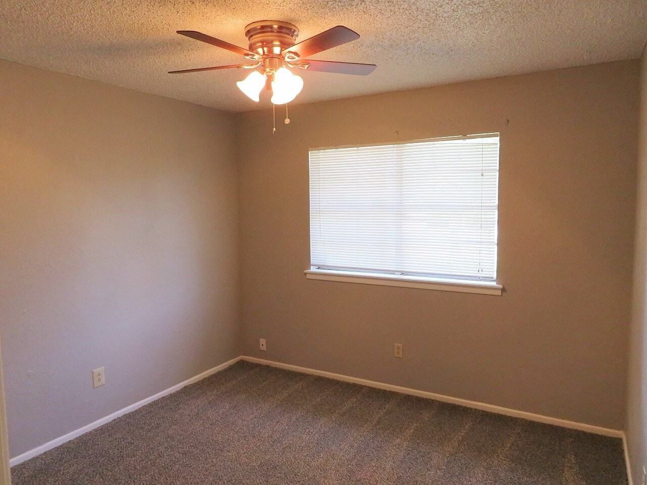 8309 Hartford Ave - Photo 5 of 10