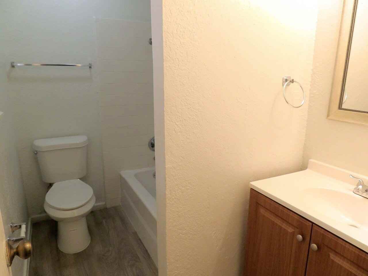 8309 Hartford Ave - Photo 6 of 10