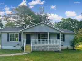 featured image of 4022 Oliver Dr