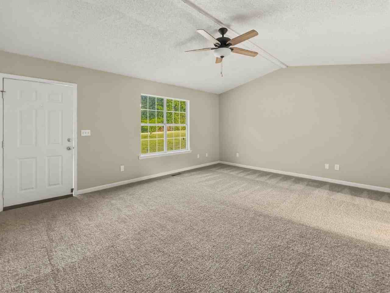 4022 Oliver Dr - Photo 5 of 12