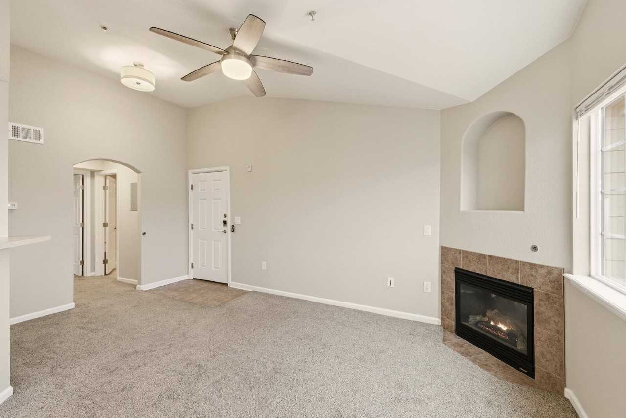 5726 N Genoa Way #301 - Photo 5 of 28