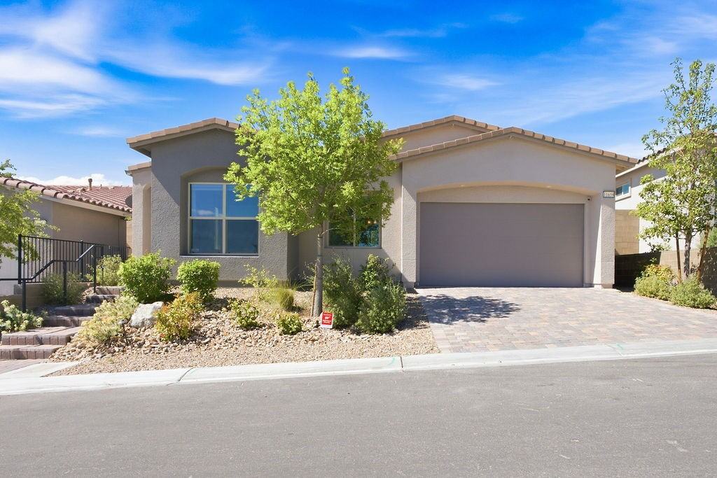 11659 Falcon Gorge Ave - Photo 2 of 42