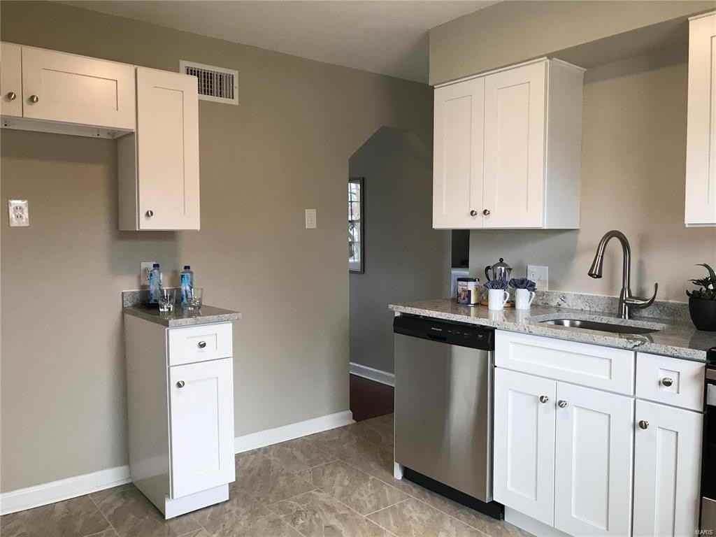 7723 Snowden Ave - Photo 4 of 9