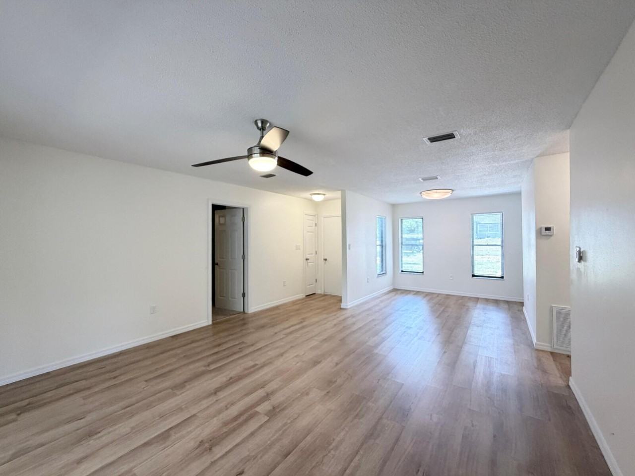 11 Bahia Court Loop - Photo 4 of 33