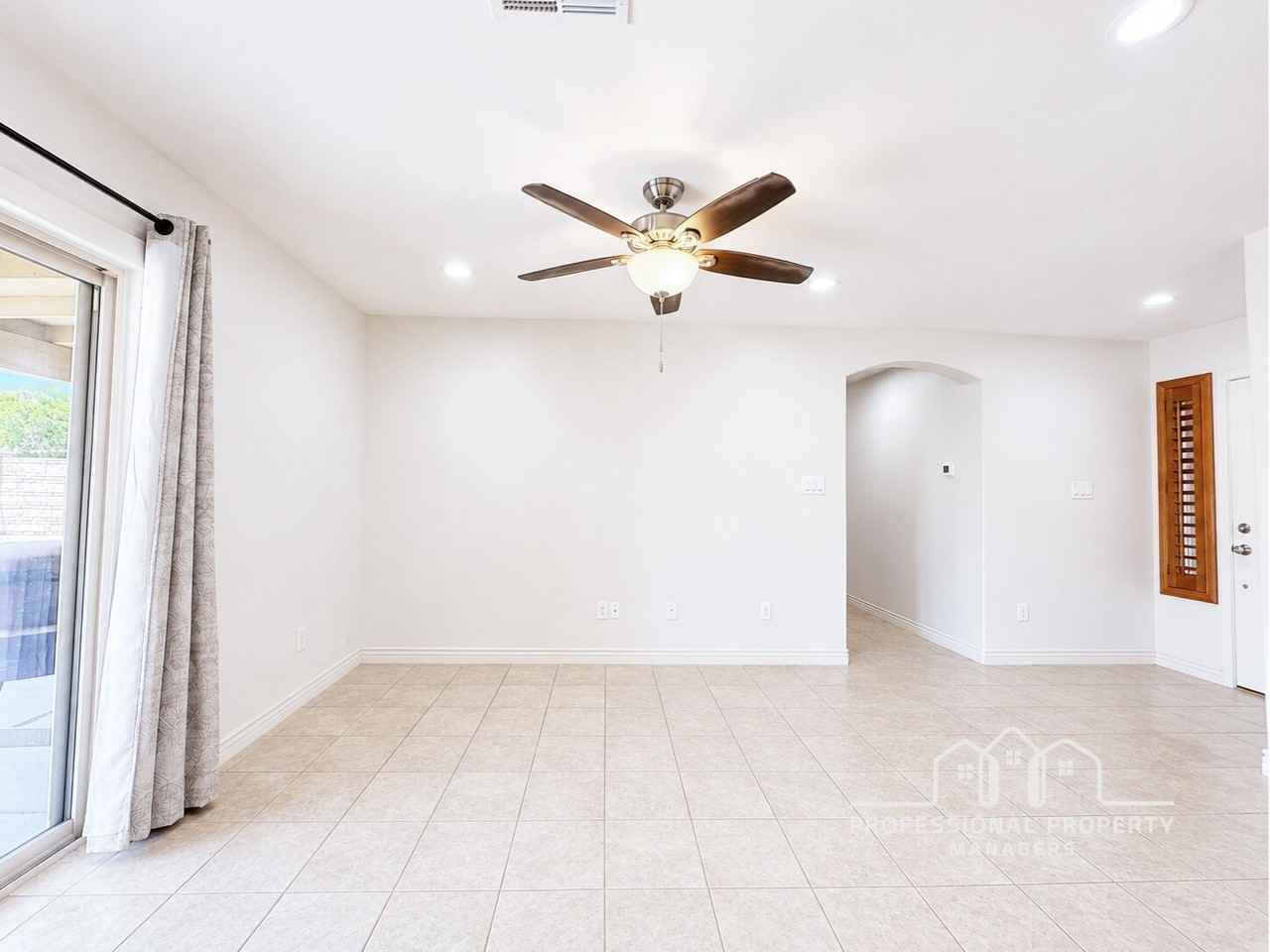 10219 E 34th Ln - Photo 6 of 21