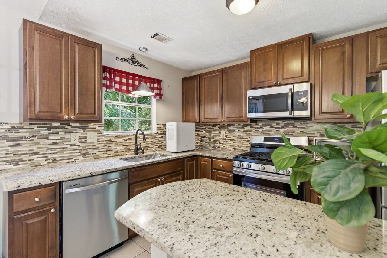 3143 Long Indian Creek Ct - Photo 2 of 16