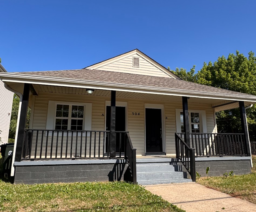 304 N Leach St - Photo 2 of 10