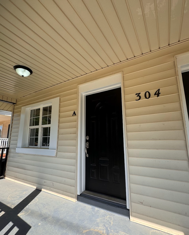 304 N Leach St - Photo 3 of 10