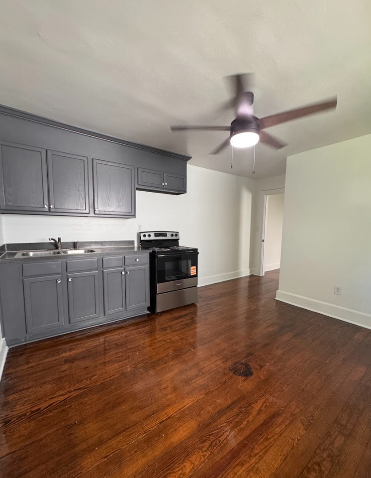 304 N Leach St - Photo 7 of 10
