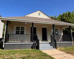 featured image of 304 N Leach St
