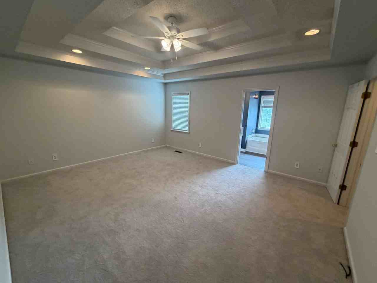 102 N Woodridge Dr - Photo 7 of 13