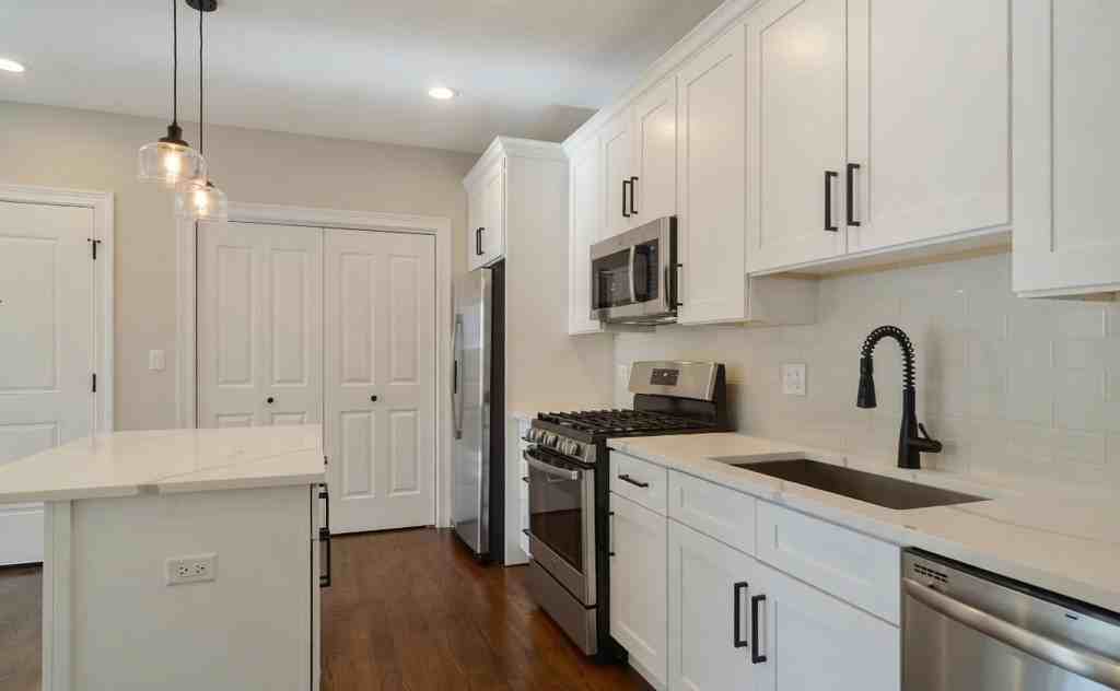 3101 N Hoyne Ave #2 - Photo 2 of 14