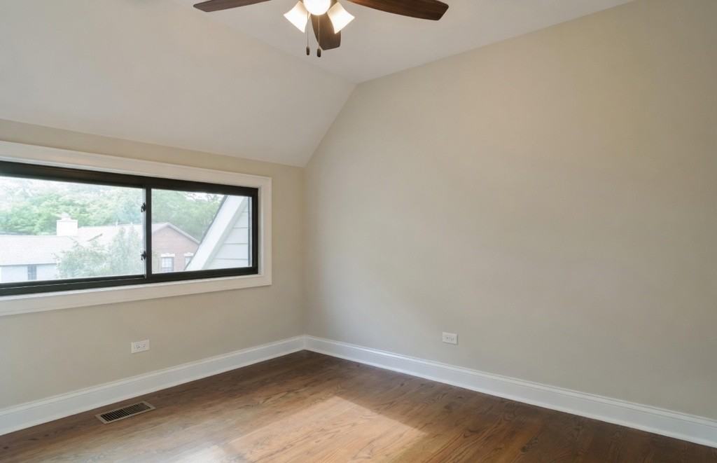 3101 N Hoyne Ave #2 - Photo 5 of 14