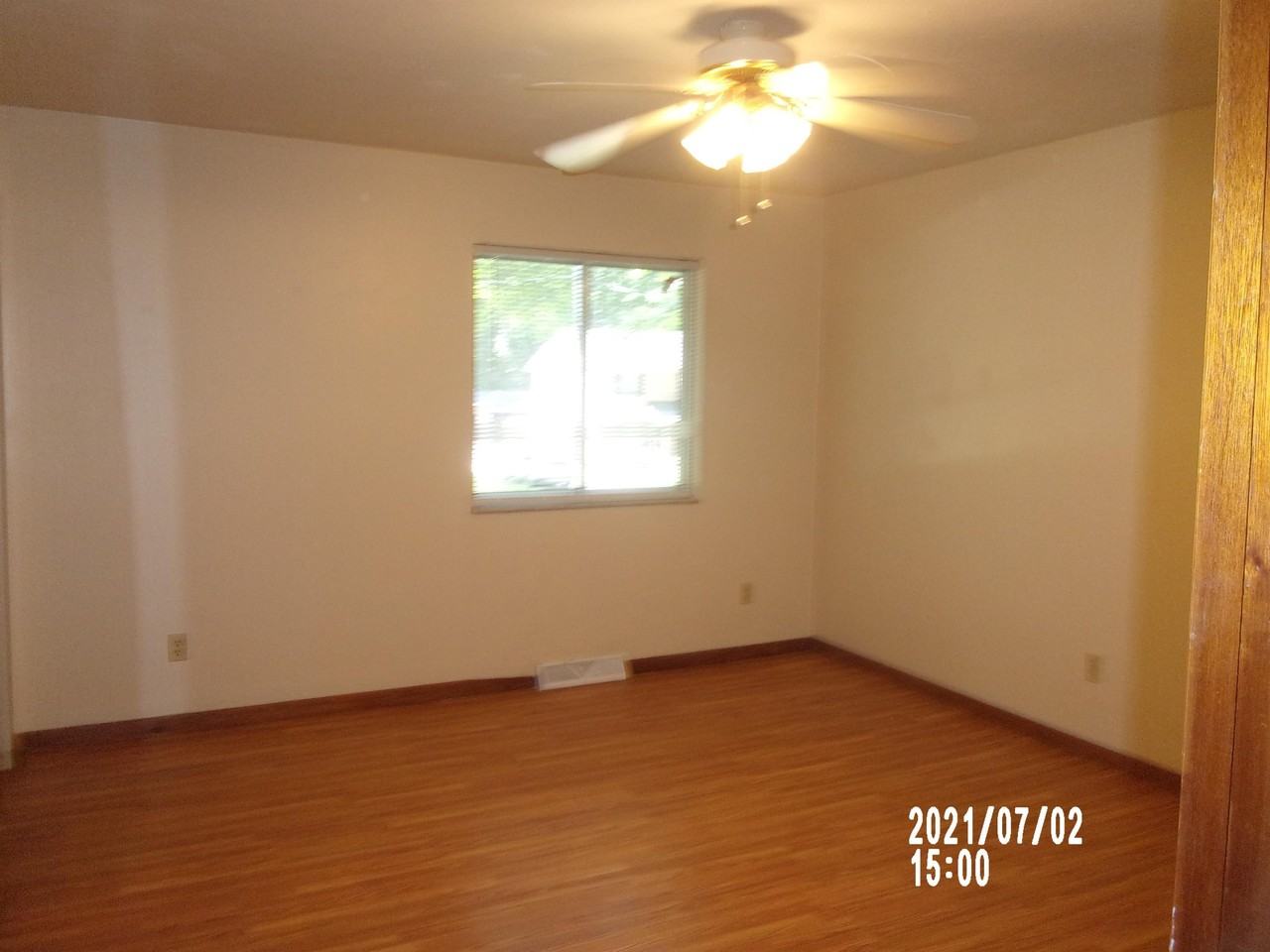 475 Brentwood Ave #B475 - Photo 2 of 10