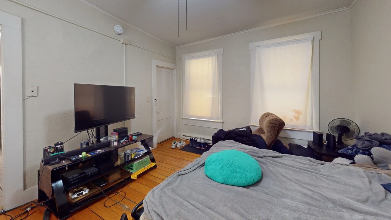 37 Franklin St #3 - Photo 4 of 8
