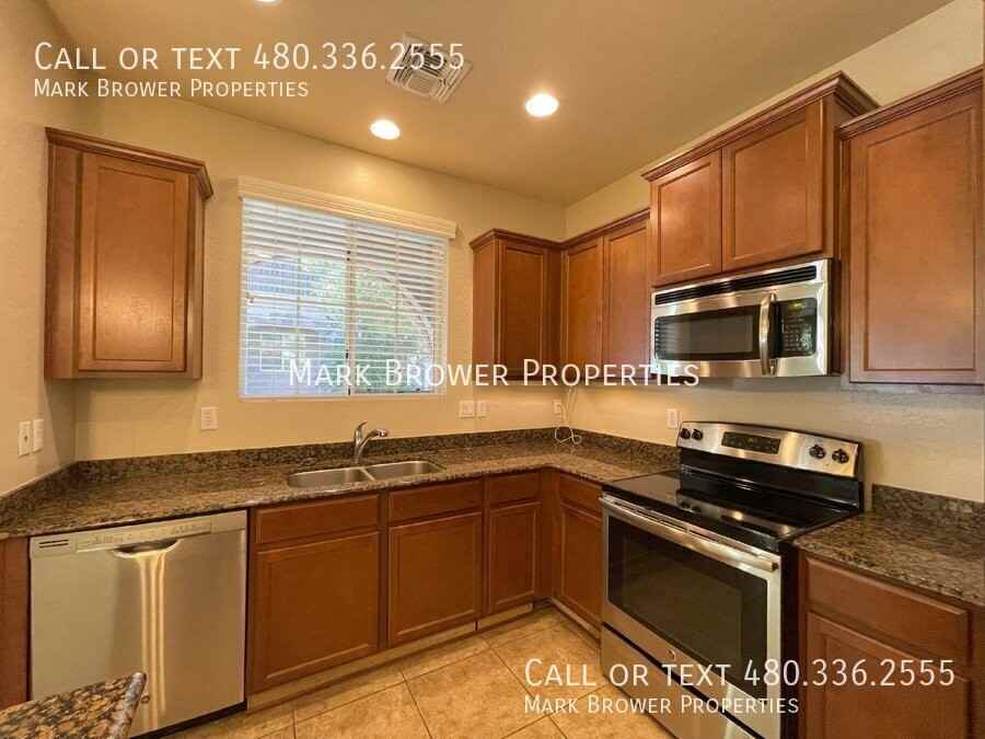 4729 E Waterman St #102 - Photo 5 of 16