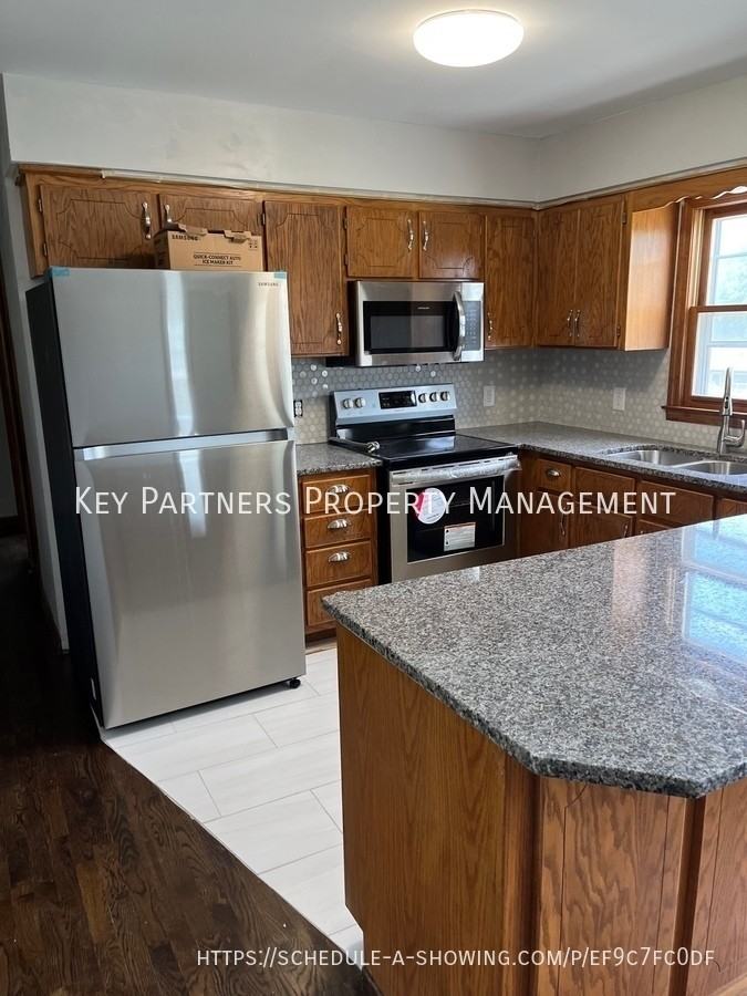 501 Ne 88th St - Photo 4 of 17