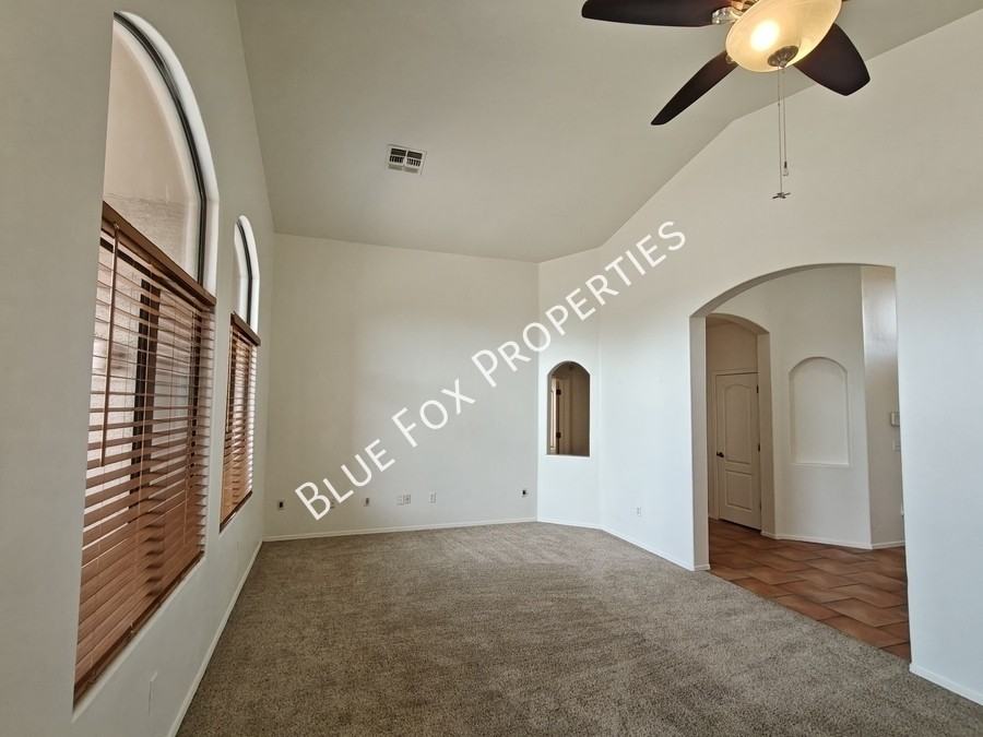 5322 W Olivine Dr - Photo 4 of 32
