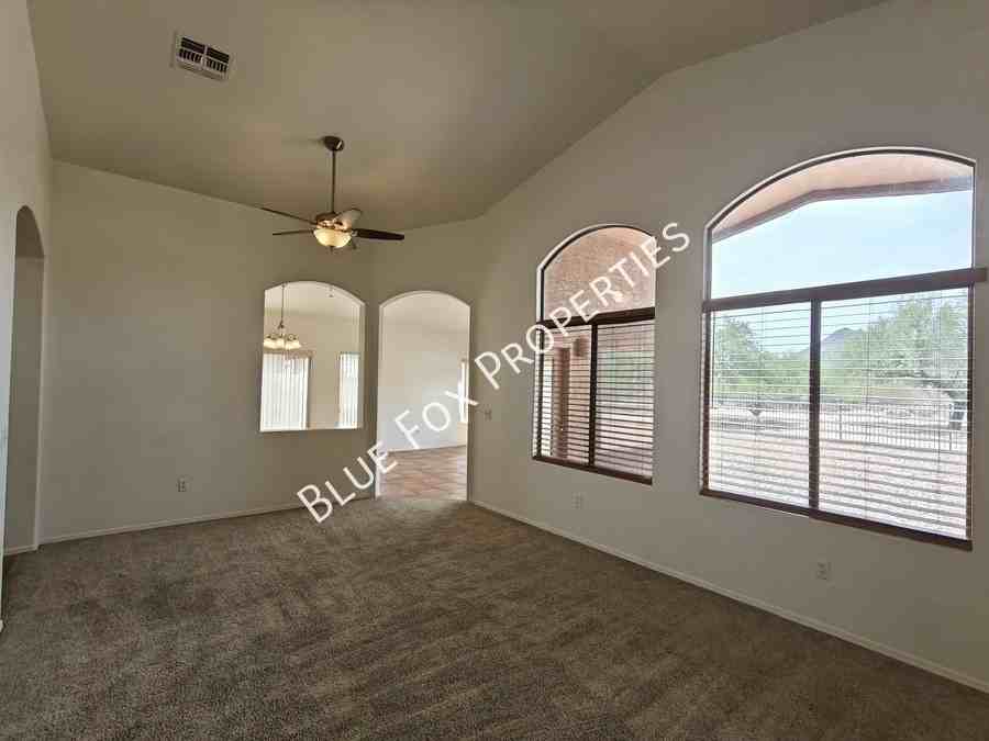 5322 W Olivine Dr - Photo 5 of 32