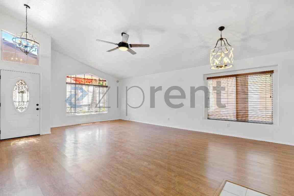 187 Kachina Dr - Photo 4 of 35