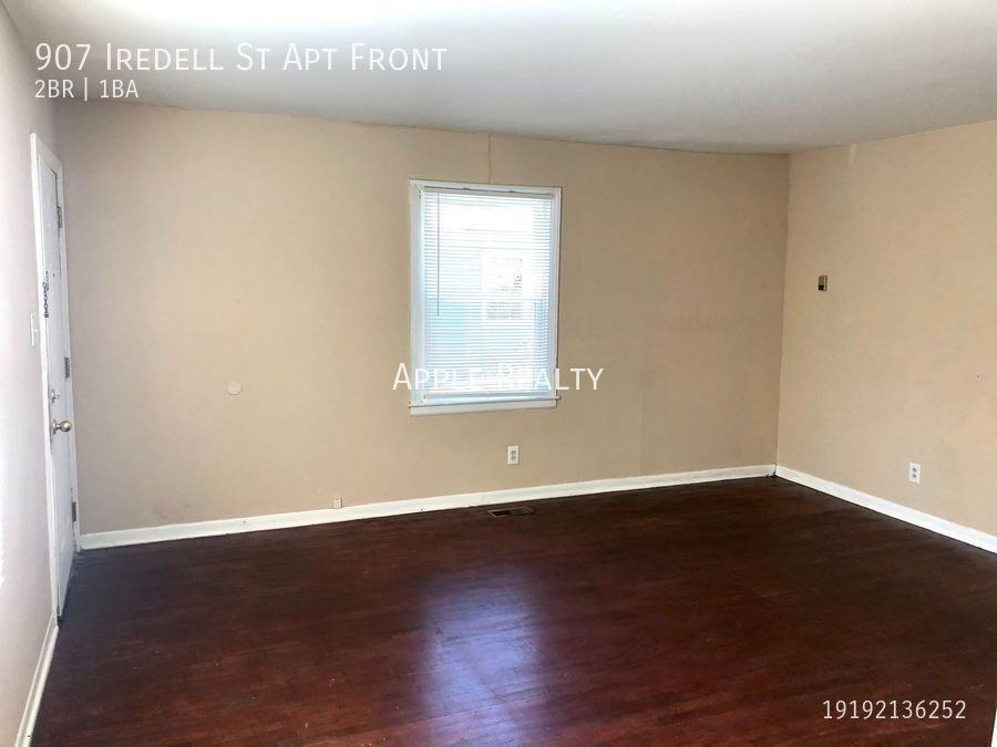 907 907 Iredell St Apt Front - Photo 3 of 7