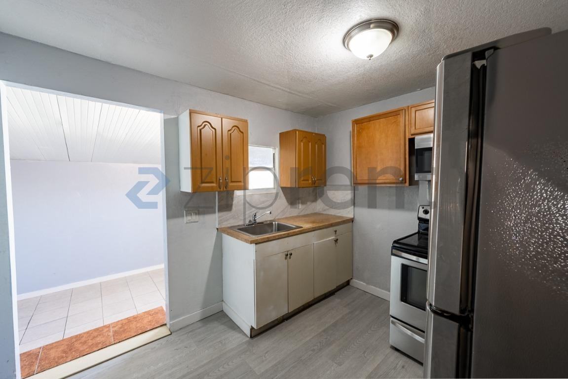 1050 Sw 131st Ave - Photo 7 of 17