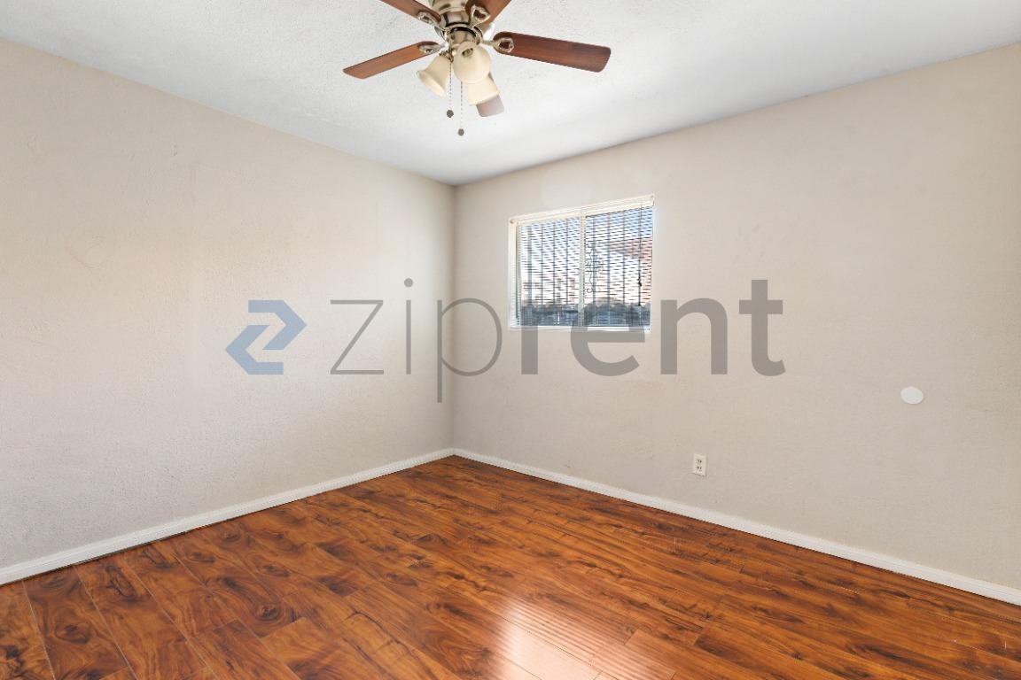 1209 H St - Photo 6 of 14