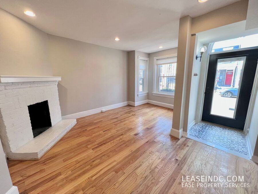 342 Elm St Nw - Photo 2 of 26