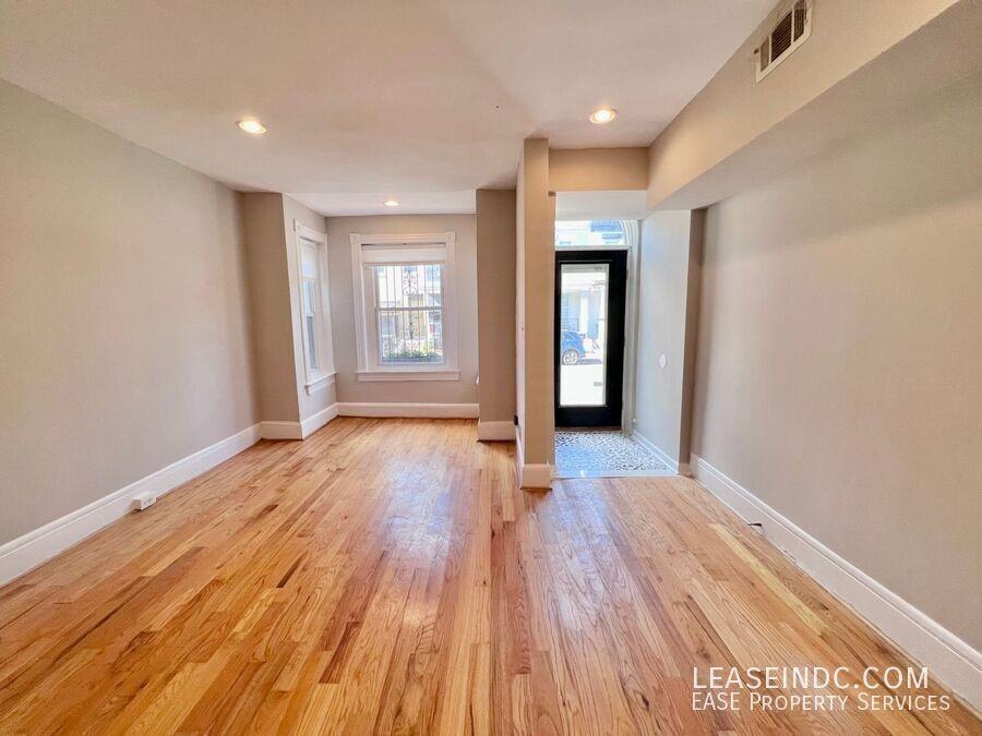 342 Elm St Nw - Photo 3 of 26