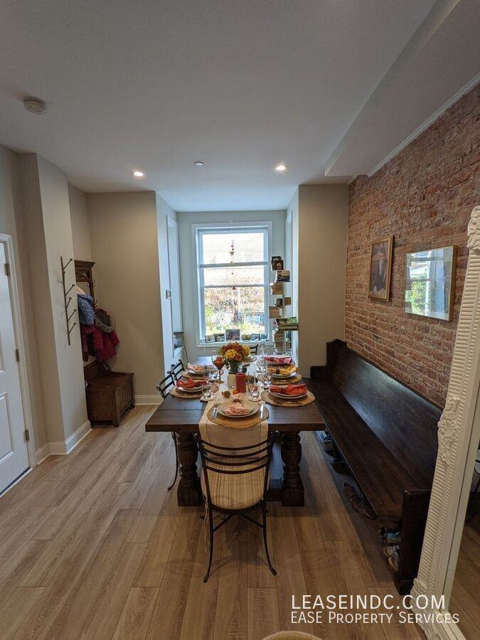 1626 Monroe St Nw #1 - Photo 5 of 21