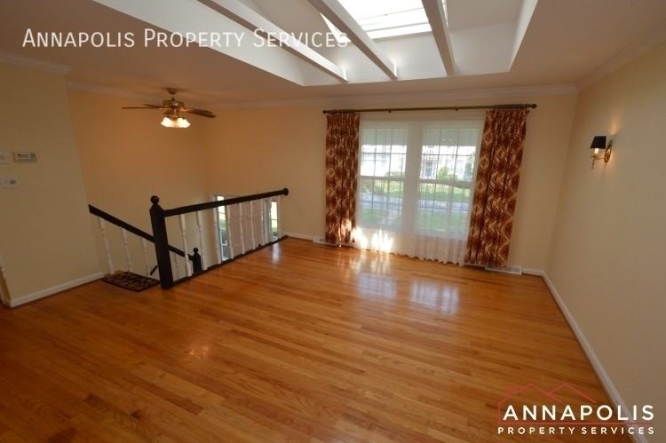 1908 Dulaney Pl - Photo 4 of 34