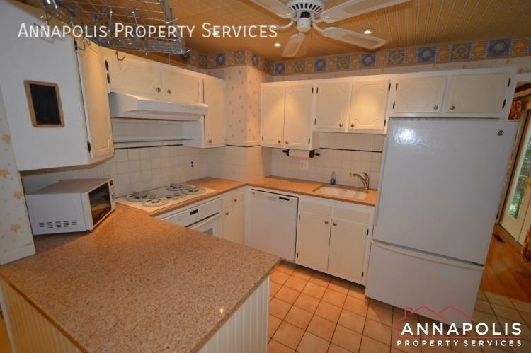 1908 Dulaney Pl - Photo 7 of 34