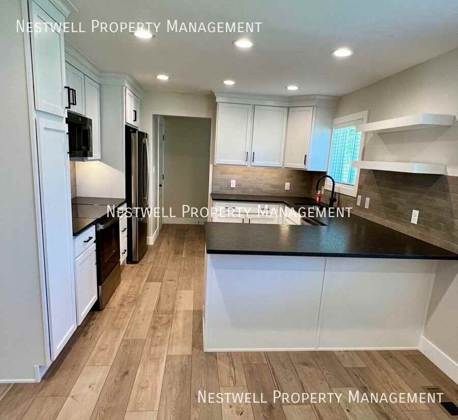 10234 S Vilas Dr - Photo 3 of 20