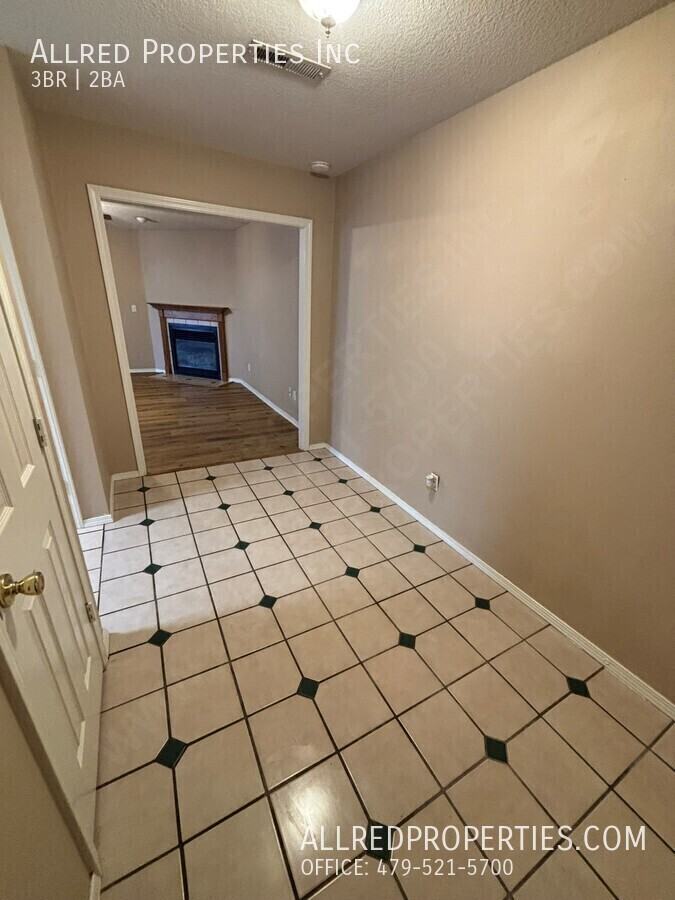 2538 W Houston St - Photo 2 of 15
