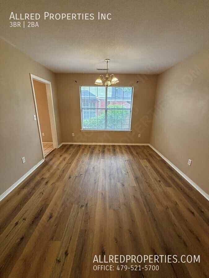 2538 W Houston St - Photo 4 of 15
