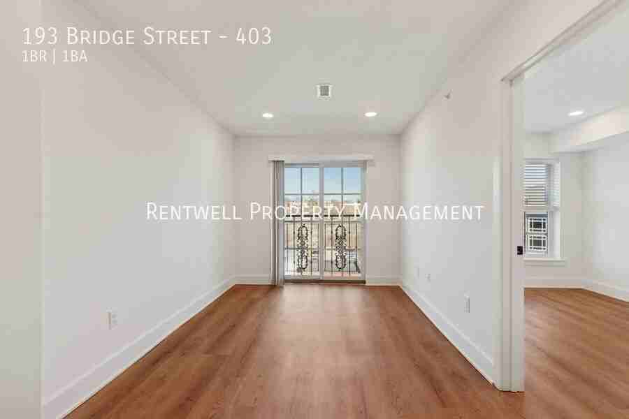 193 Bridge St #403 - Photo 4 of 34