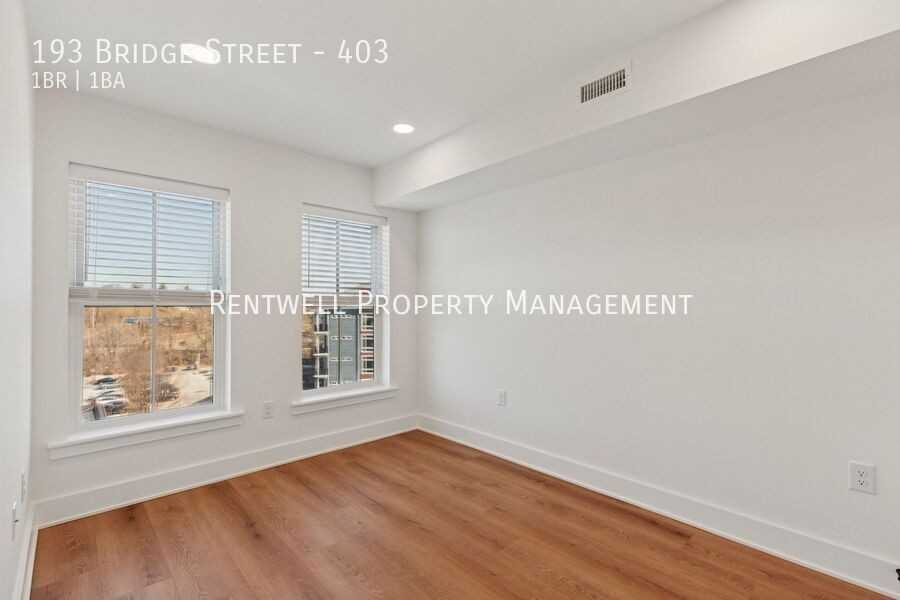 193 Bridge St #403 - Photo 7 of 34