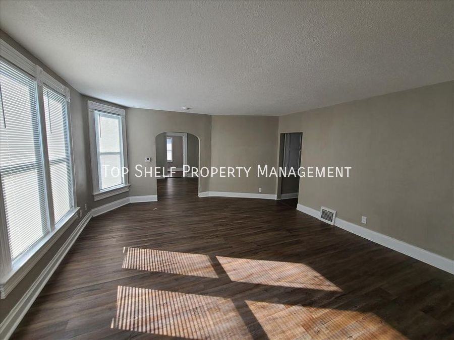 1314 Harrison Ave #1 - Photo 3 of 9