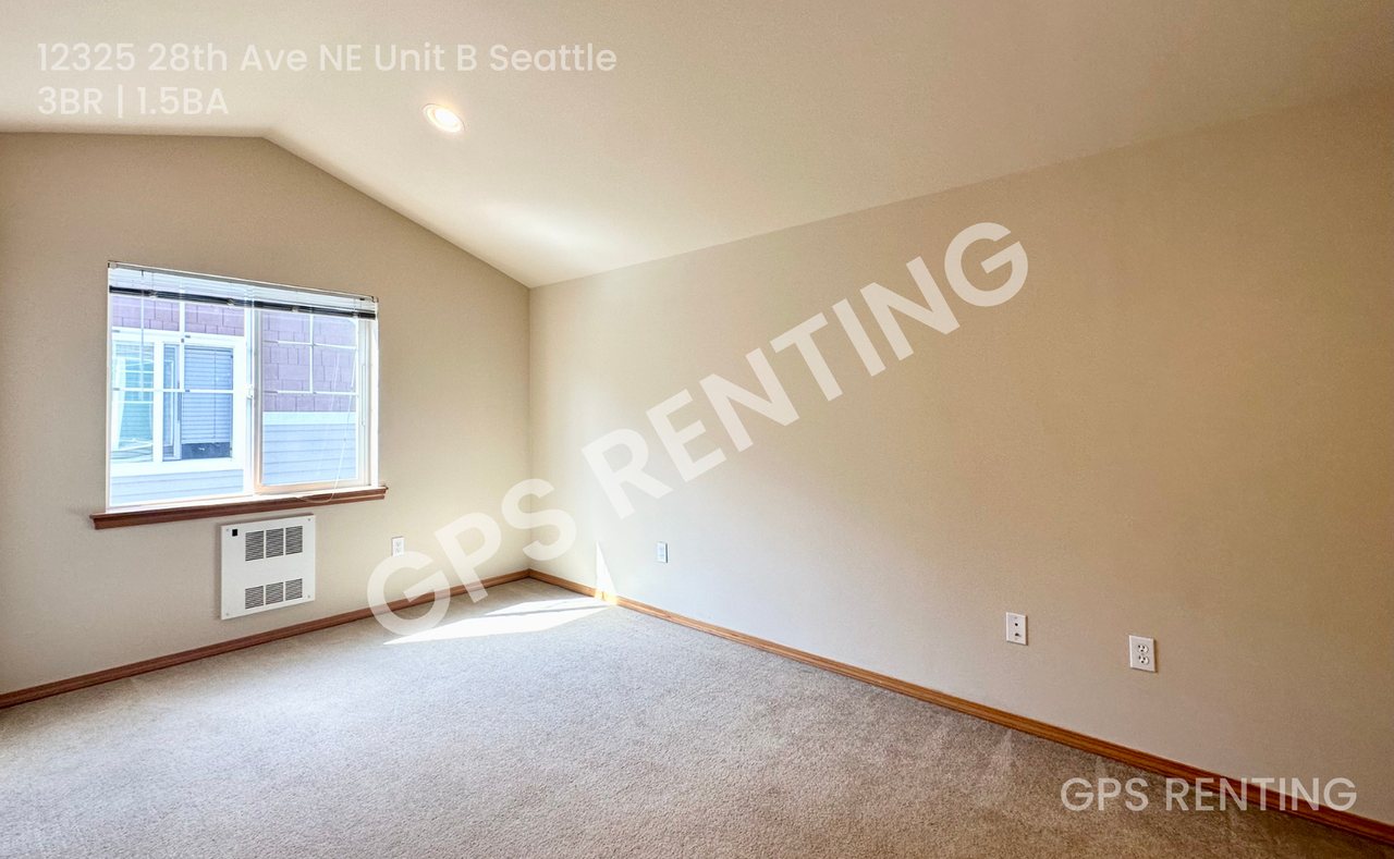 12325 28th Ave Ne #B - Photo 5 of 13