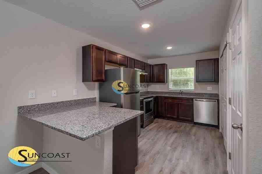 2077 Ne 78th Ln - Photo 2 of 14