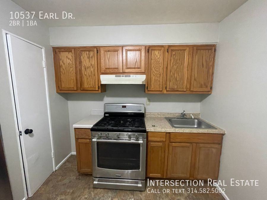 10537 Earl Dr - Photo 3 of 10