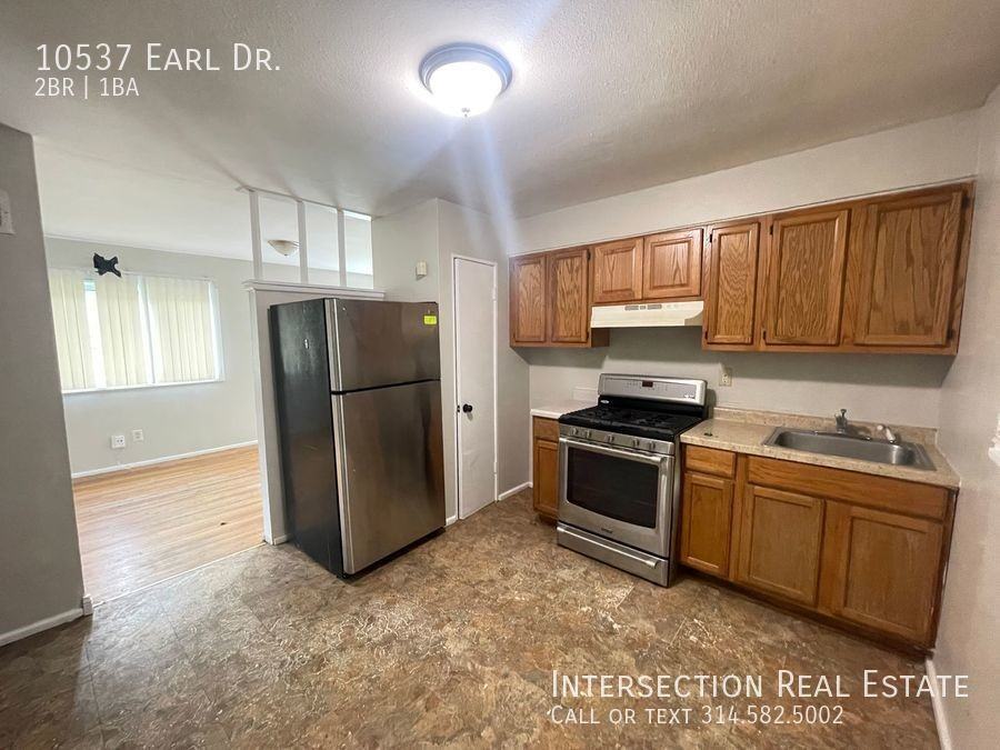 10537 Earl Dr - Photo 4 of 10