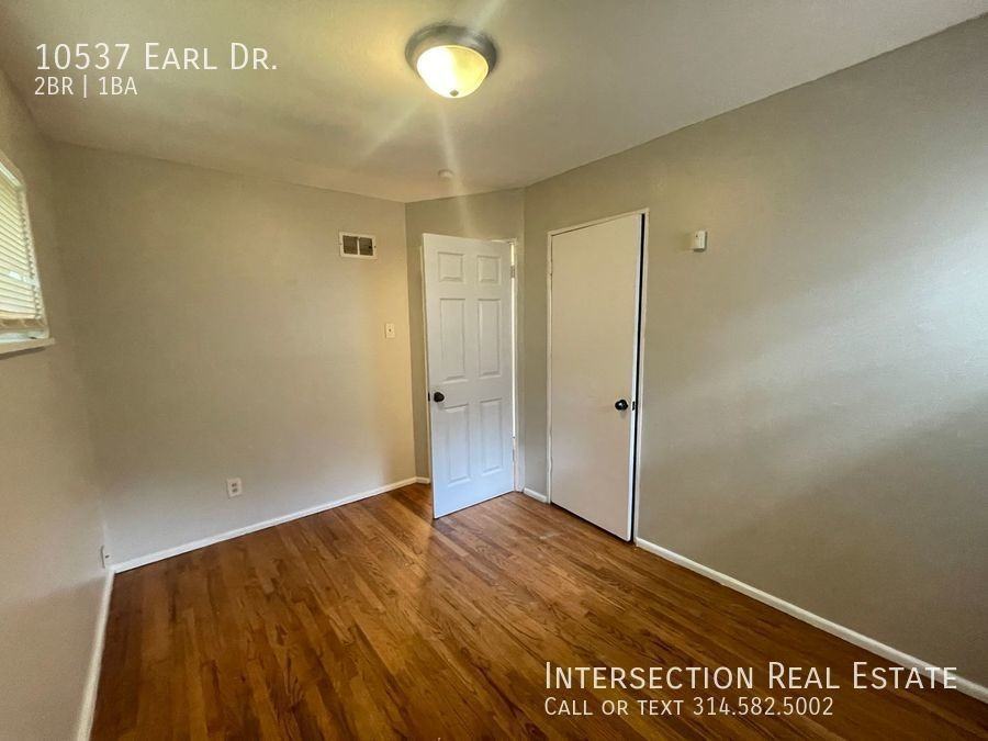 10537 Earl Dr - Photo 7 of 10